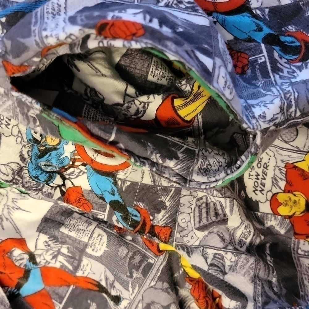 Marvel Shorts size large. Pockets 100% cotton drawstring - Picture 8 of 11